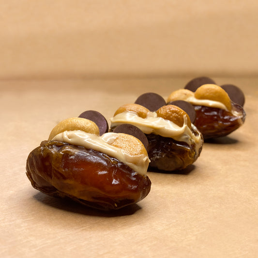 Kinder & Cashew Dates Box